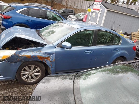 2011 Subaru Legacy Premium z VIN 4S3BMBC66B3232385, wystawiony jako IAAI lot #42199008 z przebiegiem 146 841 mil mil oraz . Historia ofert i sprzedaży dostępna na DreamBid. Obrazek 14.