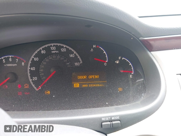 2006 Hyundai Azera SE with VIN KMHFC46F76A043396, listed as a IAAI auction lot 42398355 with 232,418 mi miles and . Bid and sale history available at DreamBid. Image 7.