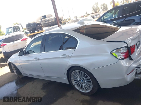 2013 BMW 3 Series 328i с VIN WBA3A5C54DF603211, выставлен на аукционе IAAI как лот 42541672 с пробегом 165 350 миль миль и . История ставок и продаж доступна на DreamBid. Изображение 14.