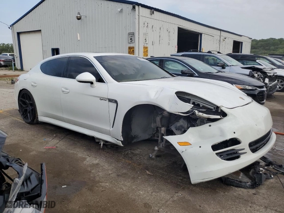 2013 Porsche Panamera S Hybrid with VIN WP0AD2A79DL045359, listed as a Copart auction lot 68674854 with 80,109 mi miles and Salvage Title. Bid and sale history available at carsss.com. Image 4.