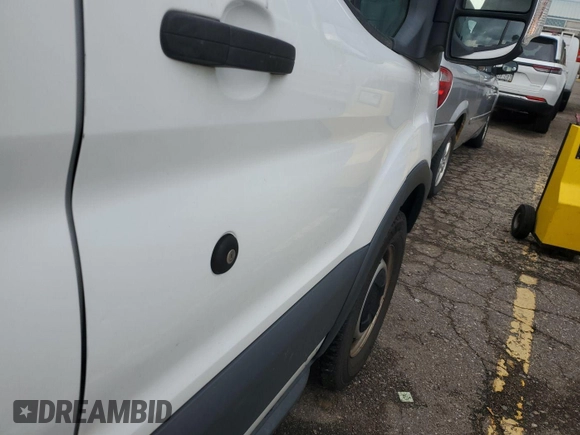 2018 Ford Transit z VIN 1FTYR1YM2JKB43849, wystawiony jako IAAI lot #42642845 z przebiegiem 106 463 mil mil oraz . Historia ofert i sprzedaży dostępna na DreamBid. Obrazek 21.