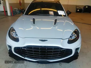 2023 Aston Martin DBX 707 z VIN SD7VUJBW2PTV05712, wystawiony jako IAAI lot #40673188 z przebiegiem 4702 mil mil oraz . Historia ofert i sprzedaży dostępna na DreamBid. Obrazek 13.