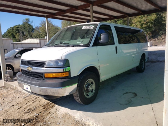 2020 Chevrolet Express Passenger LT with VIN 1GAZGPFG1L1266571, listed as a Copart auction lot 76290774 with 231,635 mi miles and Clean Title. Bid and sale history available at carsss.com. Image 1.