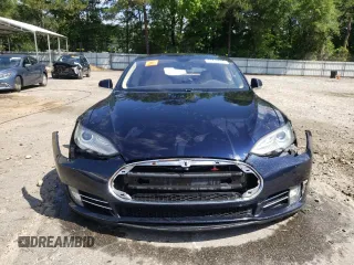 2013 Tesla Model S Performance с VIN 5YJSA1DP1DFP04055, выставлен на аукционе Copart как лот 57418615 с пробегом Не указан миль и Списание • Salvage title. История ставок и продаж доступна на DreamBid. Изображение 5.