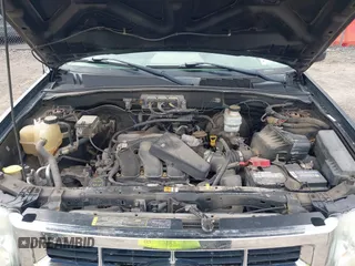 2008 Ford Escape XLT with VIN 1FMCU93118KA95738, listed as a IAAI auction lot 42051010 with 191,112 mi miles. Bid and sale history available at carsss.com. Image 10.
