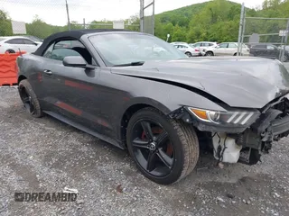 2016 Ford Mustang V6 z VIN 1FATP8EM4G5236012, wystawiony jako IAAI lot #42240455 z przebiegiem 83 899 mil mil oraz . Historia ofert i sprzedaży dostępna na DreamBid. Obrazek 1.