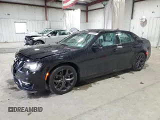 2021 Chrysler 300 with VIN 2C3CCABT6MH606359, listed as a Copart auction lot 83579504 with 41,036 mi miles and Salvage Title. Bid and sale history available at carsss.com. Image 1.