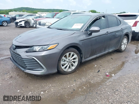 2024 Toyota Camry LE z VIN 4T1C11AK2RU879602, wystawiony jako IAAI lot #42162353 z przebiegiem 6 185 mil mil oraz . Historia ofert i sprzedaży dostępna na DreamBid. Obrazek 17.