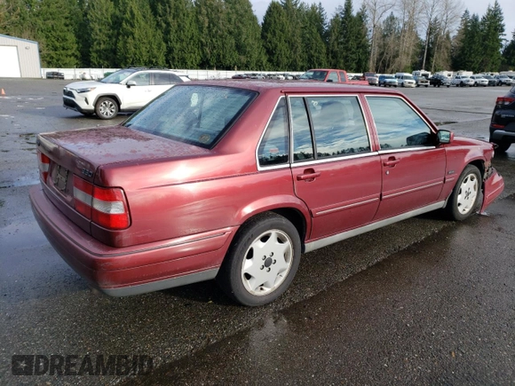 1996 Volvo 960 z VIN YV1KS9603T1085942, wystawiony jako Copart lot #81546584 z przebiegiem 149 865 mil mil oraz Szkoda całkowita • Salvage title. Historia ofert i sprzedaży dostępna na DreamBid. Obrazek 3.