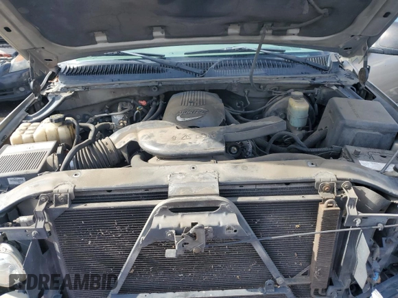 2002 Chevrolet Suburban LS with VIN 1GNEC16T52J182139, listed as a Copart auction lot 45413545 with 447,067 mi miles and Salvage Title. Bid and sale history available at carsss.com. Image 12.