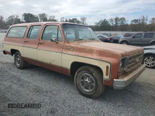 1977 Chevrolet Suburban z VIN CCL167F144344, wystawiony jako Copart lot #78394504 z przebiegiem 73 322 mil mil oraz Szkoda całkowita • Salvage title. Historia ofert i sprzedaży dostępna na DreamBid. Obrazek 4.