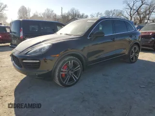 2012 Porsche Cayenne Turbo z VIN WP1AC2A29CLA82979, wystawiony jako Copart lot #85155884 z przebiegiem 124 545 mil mil oraz Czysty tytuł • Clean title. Historia ofert i sprzedaży dostępna na DreamBid. Obrazek 1.