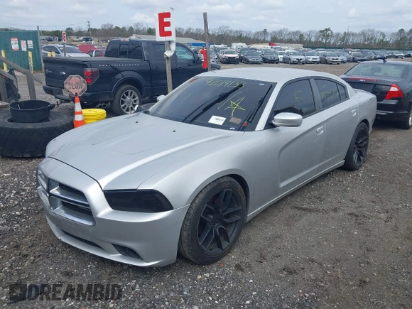 2011 Dodge Charger SE z VIN 2B3CL3CG2BH613560, wystawiony jako IAAI lot #42014138 z przebiegiem Nie podano mil oraz . Historia ofert i sprzedaży dostępna na DreamBid. Obrazek 2.
