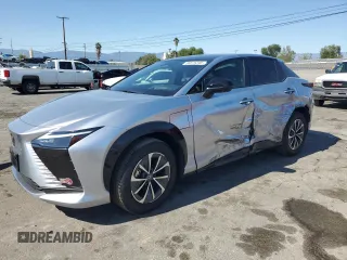 2024 Lexus RZ 300e Premium z VIN JTJABABB6RA002164, wystawiony jako Copart lot #56575245 z przebiegiem 11 687 mil mil oraz Szkoda całkowita • Salvage title. Historia ofert i sprzedaży dostępna na DreamBid. Obrazek 1.