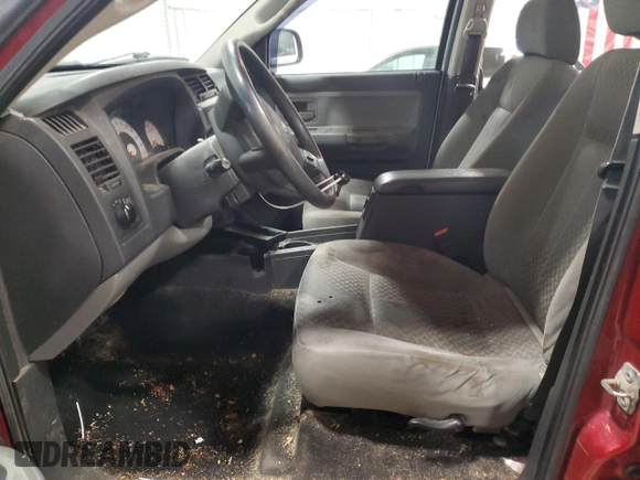 2008 Dodge Dakota SXT z VIN 1D7HW38K38S543504, wystawiony jako Copart lot #43649515 z przebiegiem 181 394 mil mil oraz Nie do naprawy • Non repairable. Historia ofert i sprzedaży dostępna na DreamBid. Obrazek 7.