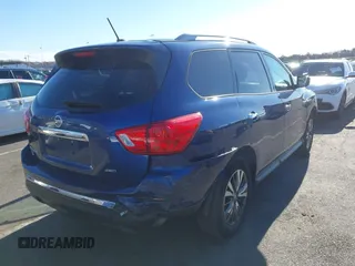 2017 Nissan Pathfinder SL with VIN 5N1DR2MM2HC900131, listed as a IAAI auction lot 41803828 with 214,460 mi miles. Bid and sale history available at carsss.com. Image 4.