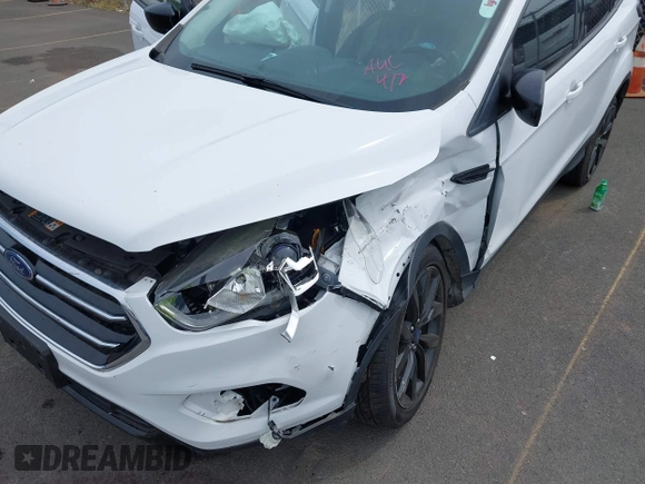 2018 Ford Escape SE with VIN 1FMCU0GD9JUA04709, listed as a IAAI auction lot 41831359 with 62,638 mi miles. Bid and sale history available at carsss.com. Image 6.