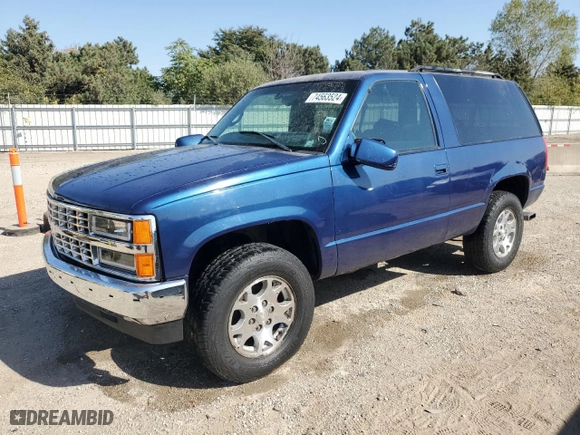 1998 Chevrolet Tahoe with VIN 3GNEK18R5WG107730, listed as a Copart auction lot 74563524 with 251,307 mi miles and Salvage Title. Bid and sale history available at carsss.com. Image 1.