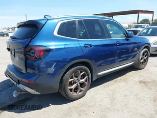 2023 BMW X3 sDrive30i z VIN 5UX43DP04P9P44100, wystawiony jako IAAI lot #42267136 z przebiegiem 28 618 mil mil oraz . Historia ofert i sprzedaży dostępna na DreamBid. Obrazek 4.