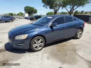 2015 Volvo S60 T5 Drive-E Premier with VIN YV140MFK3F1351841, listed as a Copart auction lot 50526425 with 180,825 mi miles and Salvage Title. Bid and sale history available at carsss.com. Image 1.