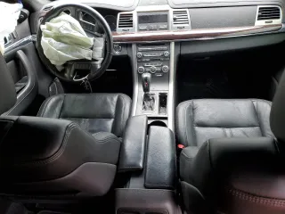 2010 Lincoln MKS z VIN 1LNHL9DR5AG601996, wystawiony jako Copart lot #57711335 z przebiegiem Nie podano mil oraz Szkoda całkowita • Salvage title. Historia ofert i sprzedaży dostępna na DreamBid. Obrazek 8.