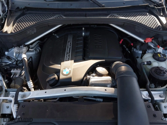 2016 BMW X5 xDrive35i with VIN 5UXKR0C58G0S93547, listed as a IAAI auction lot 41792909 with 155,304 mi miles. Bid and sale history available at carsss.com. Image 10.