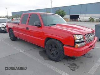 2004 Chevrolet Silverado 1500 Work Truck with VIN 2GCEC19T441162305, listed as a IAAI auction lot 42044275 with 154,971 mi miles. Bid and sale history available at carsss.com. Image 1.