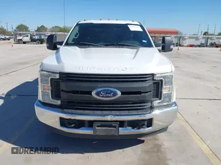 2017 Ford F-250 XL z VIN 1FD7X2A65HED73084, wystawiony jako IAAI lot #41833369 z przebiegiem 136 125 mil mil oraz . Historia ofert i sprzedaży dostępna na DreamBid. Obrazek 12.