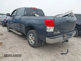 2010 Toyota Tundra z VIN 5TFUW5F10AX137509, wystawiony jako IAAI lot #42061138 z przebiegiem 139 128 mil mil oraz . Historia ofert i sprzedaży dostępna na DreamBid. Obrazek 3.