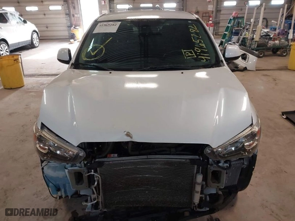 2015 Mitsubishi Outlander Sport SE with VIN 4A4AR4AUXFE043137, listed as a IAAI auction lot 41965282 with 84,354 mi miles. Bid and sale history available at carsss.com. Image 13.