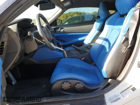 2023 Nissan Z Performance с VIN JN1BZ4BHXPM311269, выставлен на аукционе Copart как лот 75271644 с пробегом 10 711 миль миль и Списание • Salvage title. История ставок и продаж доступна на DreamBid. Изображение 7.