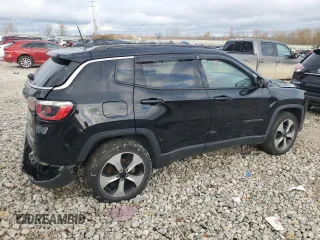 2018 Jeep Compass Latitude z VIN 3C4NJDBB9JT232917, wystawiony jako Copart lot #79050354 z przebiegiem 79 885 mil mil oraz Czysty tytuł • Clean title. Historia ofert i sprzedaży dostępna na DreamBid. Obrazek 3.