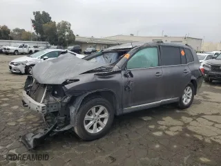 2011 Toyota Highlander with VIN 5TDZK3EH4BS027011, listed as a Copart auction lot 85154394 with 178,142 mi miles and Non Repairable. Bid and sale history available at carsss.com. Image 1.