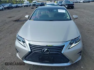 2018 Lexus ES with VIN 58ABK1GG0JU111819, listed as a IAAI auction lot 40320555 with 32,194 mi miles. Bid and sale history available at carsss.com. Image 12.
