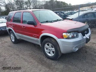 2007 Ford Escape Hybrid with VIN 1FMCU59H17KA98246, listed as a IAAI auction lot 41789024 with 999,999 mi miles. Bid and sale history available at carsss.com. Image 1.