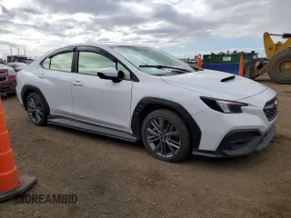 2022 Subaru WRX z VIN JF1VBAA63N9027923, wystawiony jako Copart lot #54245105 z przebiegiem 45 631 mil mil oraz Czysty tytuł • Clean title. Historia ofert i sprzedaży dostępna na DreamBid. Obrazek 4.