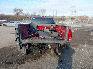 2008 GMC Sierra 3500HD SRW SLT z VIN 1GTHK33698F206358, wystawiony jako IAAI lot #41395304 z przebiegiem 280 645 mil mil oraz . Historia ofert i sprzedaży dostępna na DreamBid. Obrazek 16.