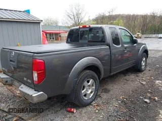 2008 Nissan Frontier SE z VIN 1N6AD06W78C438364, wystawiony jako IAAI lot #42093527 z przebiegiem 79 828 mil mil oraz . Historia ofert i sprzedaży dostępna na DreamBid. Obrazek 4.