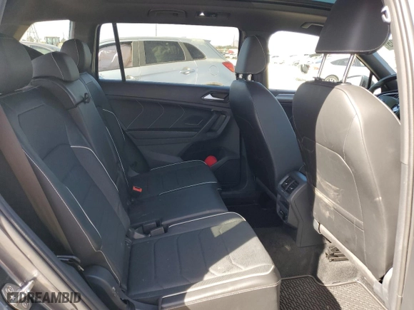 2024 Volkswagen Tiguan SEL R-Line with VIN 3VV4B7AX0RM116455, listed as a Copart auction lot 44221505 with 15,977 mi miles and Salvage Title. Bid and sale history available at carsss.com. Image 12.