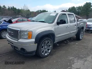 2008 GMC Sierra Denali z VIN 2GTEK638X81159807, wystawiony jako IAAI lot #42075788 z przebiegiem 143 393 mil mil oraz . Historia ofert i sprzedaży dostępna na DreamBid. Obrazek 18.