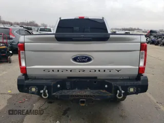 2019 Ford F-250 XL with VIN 1FT7W2BT0KEC17148, listed as a Copart auction lot 84203284 with 101,037 mi miles and Salvage title. Bid and sale history available at DreamBid. Image 6.