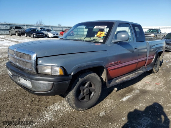 1998 Dodge Ram 1500 with VIN 3B7HC12Y8WM266634, listed as a Copart auction lot 88629685 with 0 mi miles and Salvage Title. Bid and sale history available at carsss.com. Image 1.