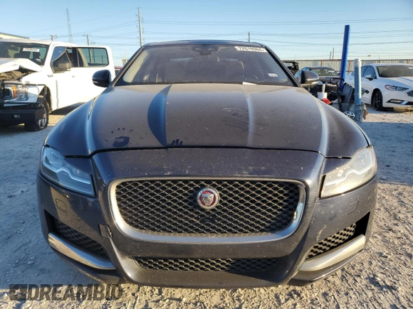 2016 Jaguar XF 35t Premium with VIN SAJBD4BV7GCY07333, listed as a Copart auction lot 72676984 with 70,630 mi miles and Salvage Title. Bid and sale history available at carsss.com. Image 5.