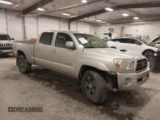 2007 Toyota Tacoma z VIN 5TEMU52N87Z404198, wystawiony jako IAAI lot #41421221 z przebiegiem 197 877 mil mil oraz . Historia ofert i sprzedaży dostępna na DreamBid. Obrazek 1.