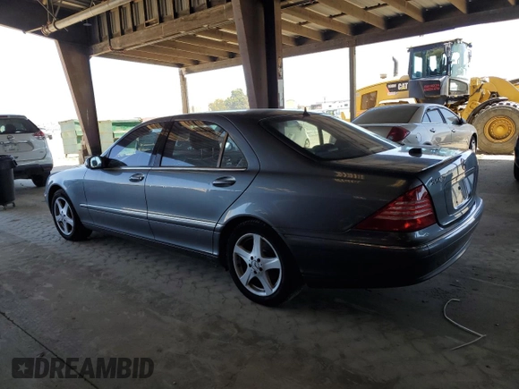 2005 Mercedes-Benz S 500 with VIN WDBNG75J05A456253, listed as a Copart auction lot 60942685 with 290,351 mi miles and Clean title. Bid and sale history available at DreamBid. Image 2.