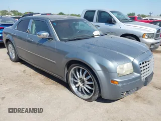 2006 Chrysler 300 Touring with VIN 2C3KA53G06H172162, listed as a IAAI auction lot 42005963 with 209,549 mi miles. Bid and sale history available at carsss.com. Image 1.