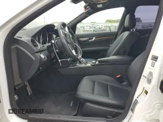 2014 Mercedes-Benz C 250 Sport с VIN WDDGF4HB1EA957805, выставлен на аукционе Copart как лот 53570455 с пробегом 35 894 миль миль и Списание • Salvage title. История ставок и продаж доступна на DreamBid. Изображение 7.