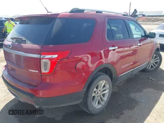 2015 Ford Explorer XLT with VIN 1FM5K7D83FGA12356, listed as a IAAI auction lot 42005845 with 146,196 mi miles and . Bid and sale history available at carsss.com. Image 4.