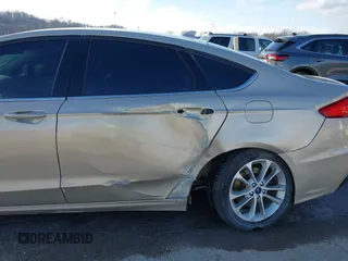 2019 Ford Fusion SE with VIN 3FA6P0HD3KR212008, listed as a IAAI auction lot 41465049 with 140,574 mi miles. Bid and sale history available at carsss.com. Image 6.