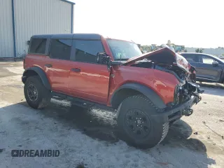 2024 Ford Bronco Wildtrak z VIN 1FMEE2BP4RLB23952, wystawiony jako Copart lot #57058835 z przebiegiem 12 180 mil mil oraz Nie do naprawy • Non repairable. Historia ofert i sprzedaży dostępna na DreamBid. Obrazek 4.